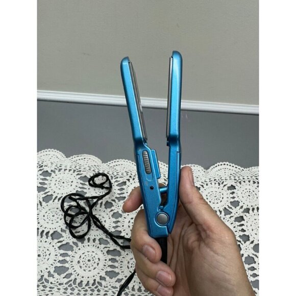 Babyliss Pro Nano Titanium Mini Straightening Iron Hair Straightener Mini Small - Picture 1 of 8